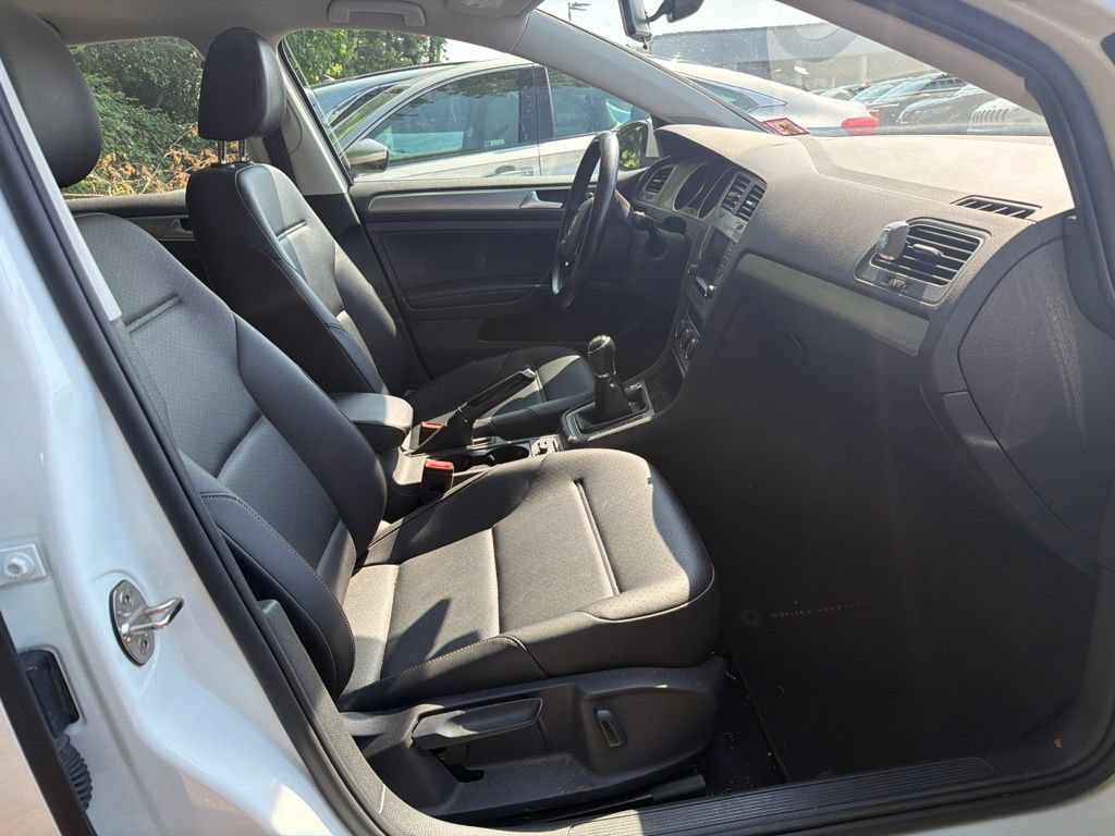 Used 2017 Volkswagen Golf S FWD image 5
