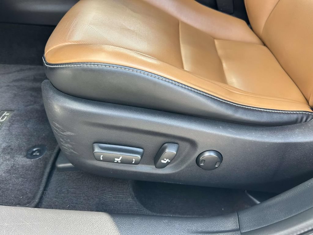 Used 2016 Lexus CT 200h w/ Navigation Package FWD image 17