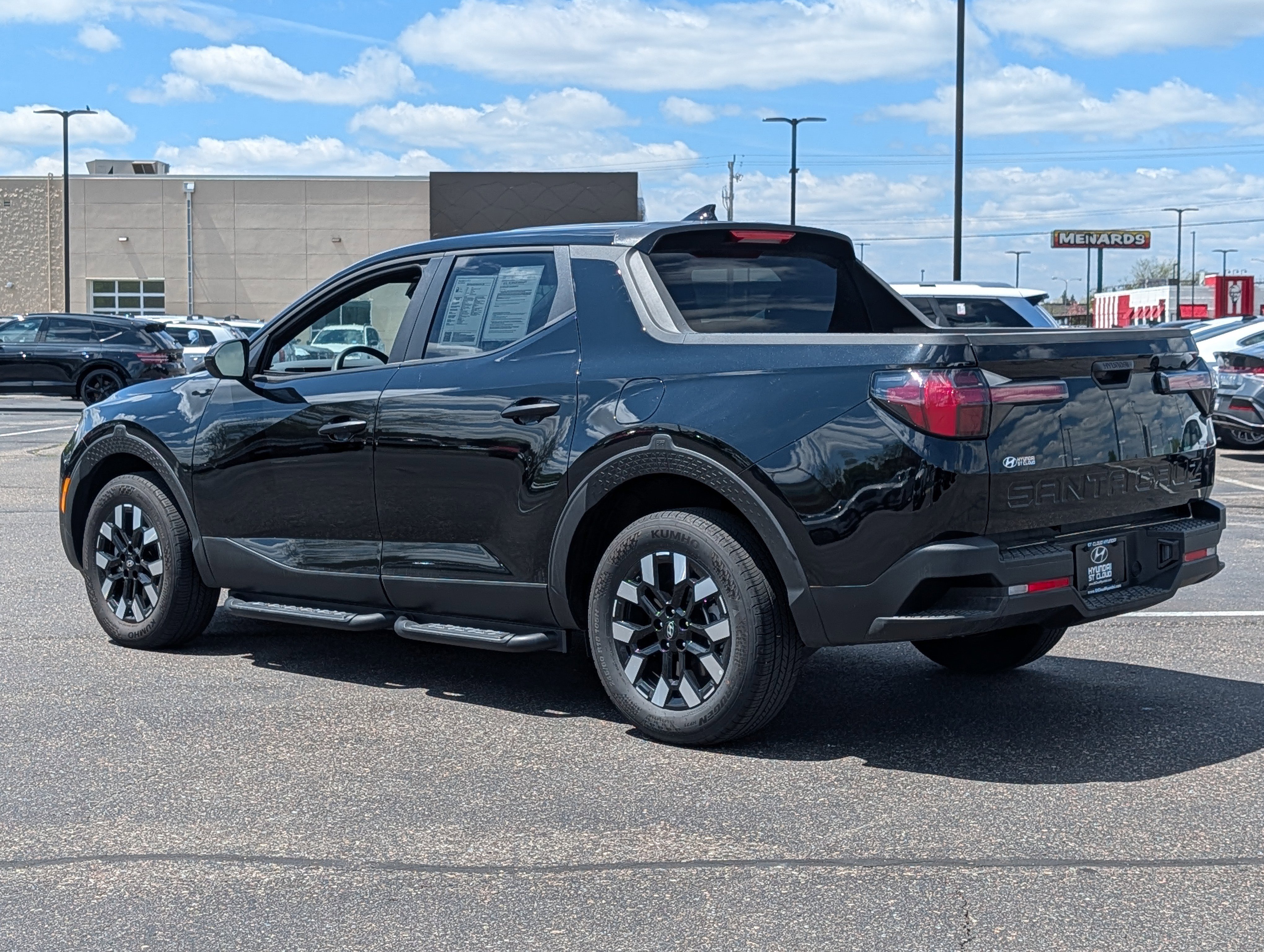 Used 2025 Hyundai Santa Cruz SE AWD/4WD image 3