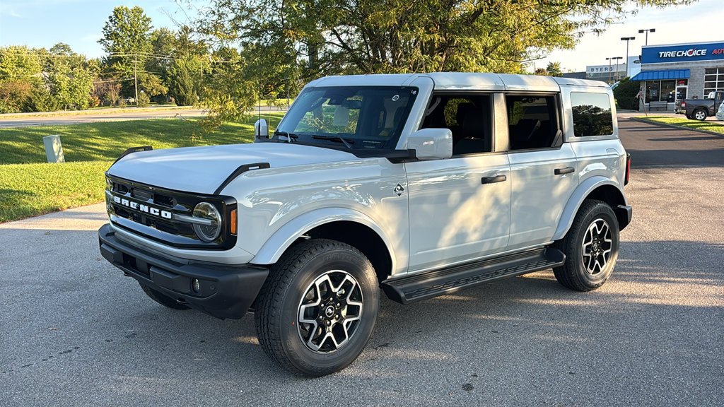 New 2026 Ford Bronco Outer Banks AWD/4WD image 3