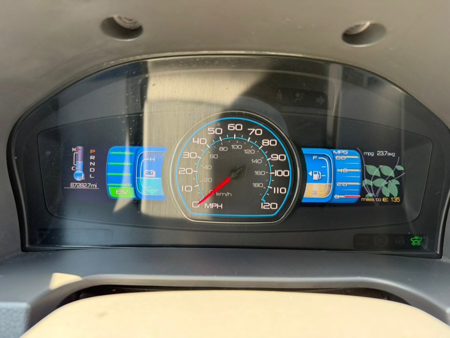 Used 2011 Ford Fusion Hybrid image 12