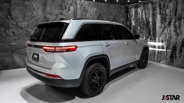 Used 2024 Jeep Grand Cherokee Limited 4xe image 21