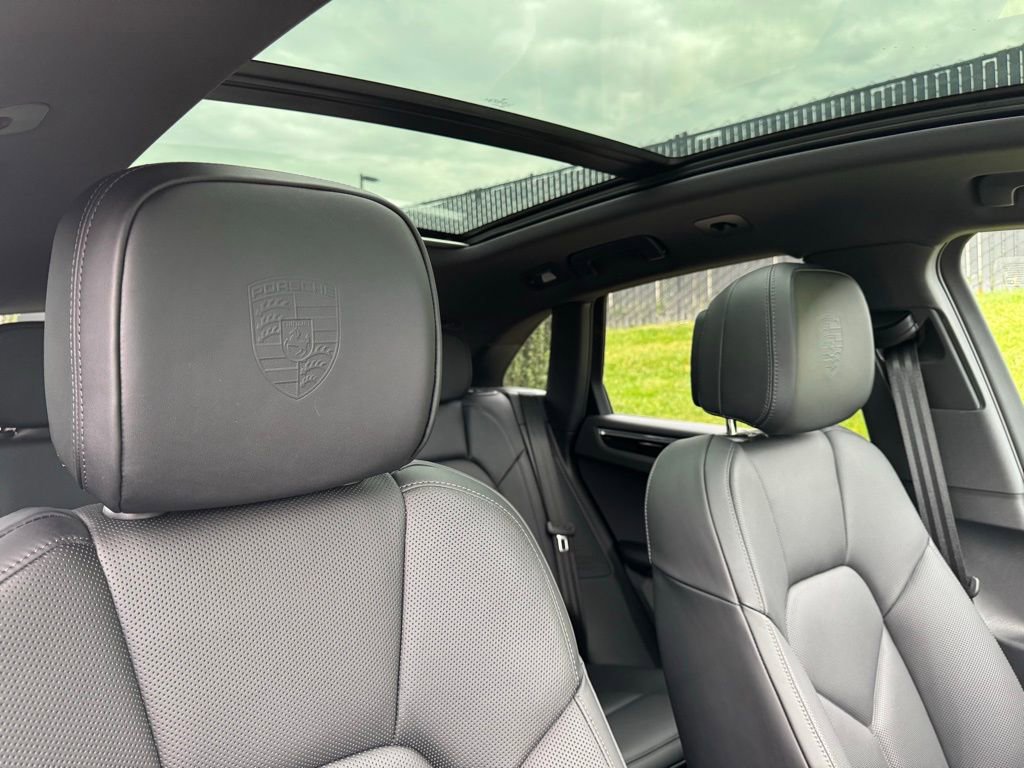 Used 2024 Porsche Macan image 43