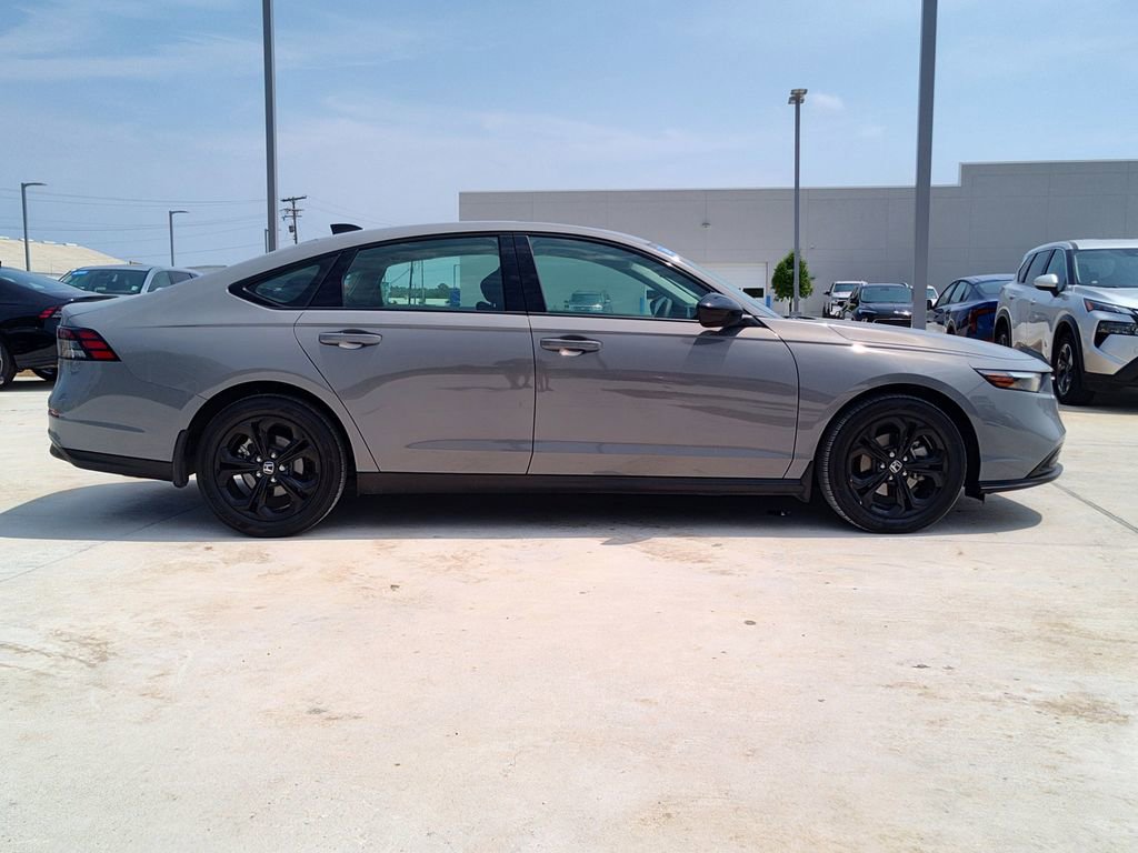 Used 2025 Honda Accord SE image 11