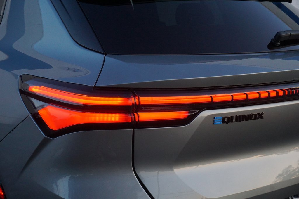 New 2026 Chevrolet Equinox EV RS image 30