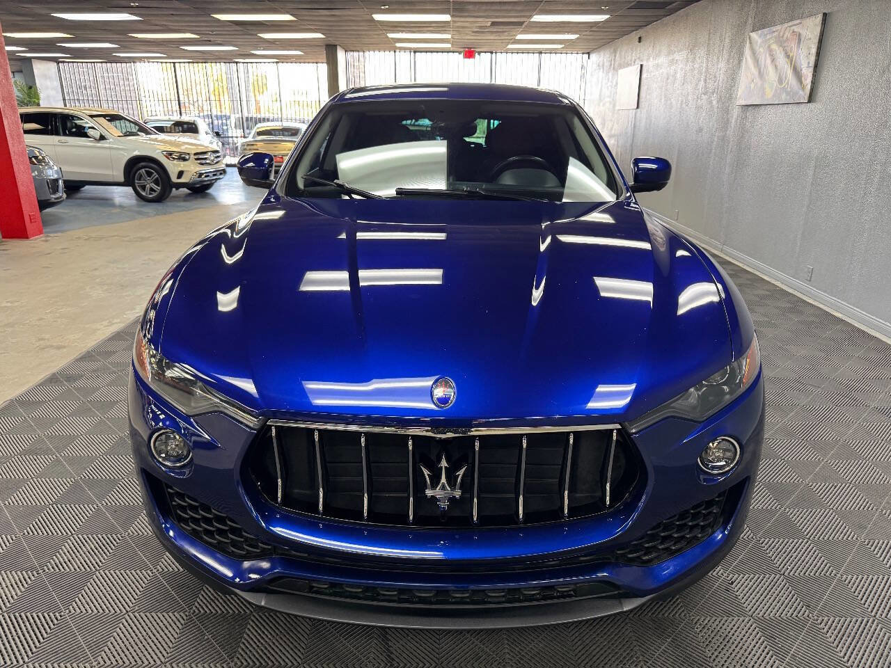 Used 2017 Maserati Levante image 5