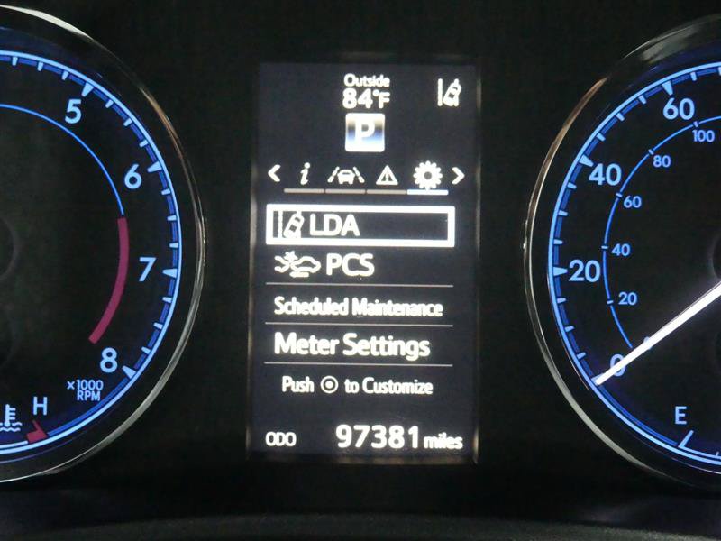 Used 2018 Toyota Corolla SE FWD image 32