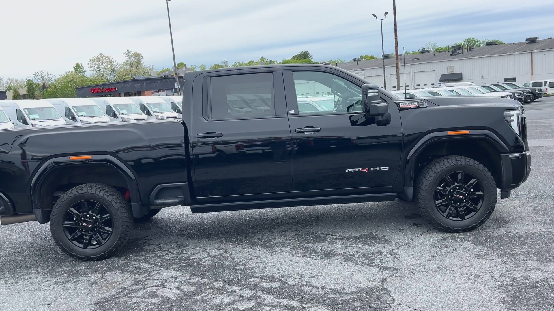 Used 2024 GMC Sierra 2500 AT4 w/ AT4 Premium Plus Package AWD/4WD image 12