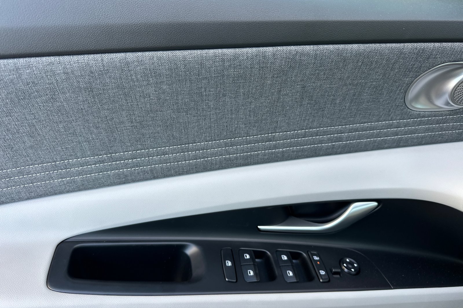New 2026 Hyundai Elantra SEL Sport FWD image 10