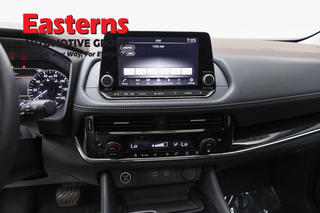 Used 2023 Nissan Rogue SL AWD/4WD image 12
