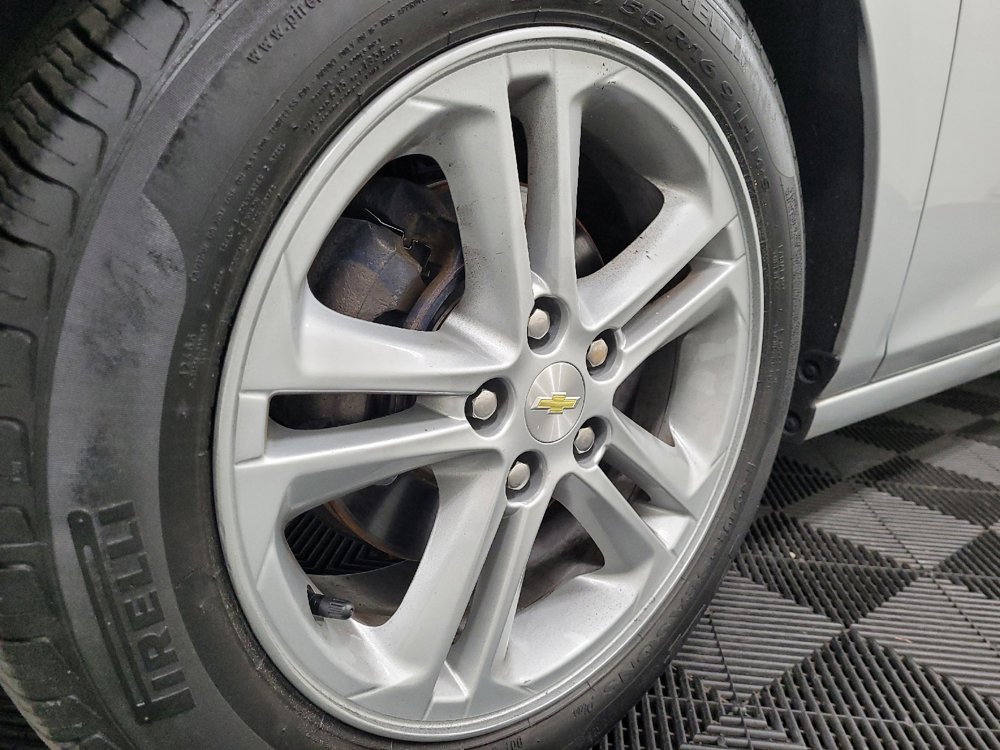 Used 2017 Chevrolet Cruze LT w/ Convenience Package image 31