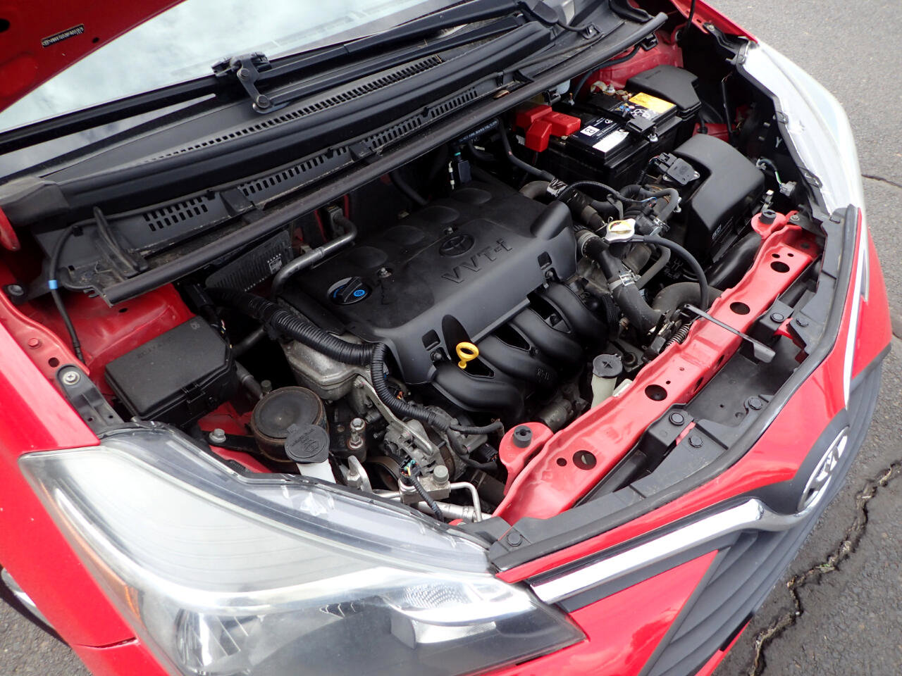 Used 2015 Toyota Yaris L image 18