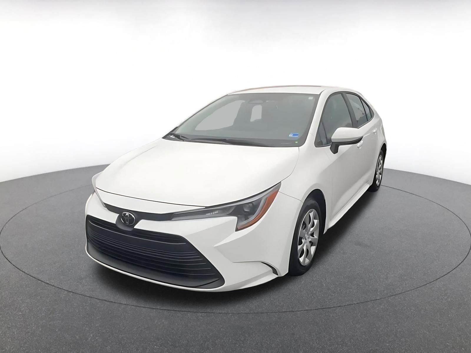 Used 2025 Toyota Corolla LE image 7