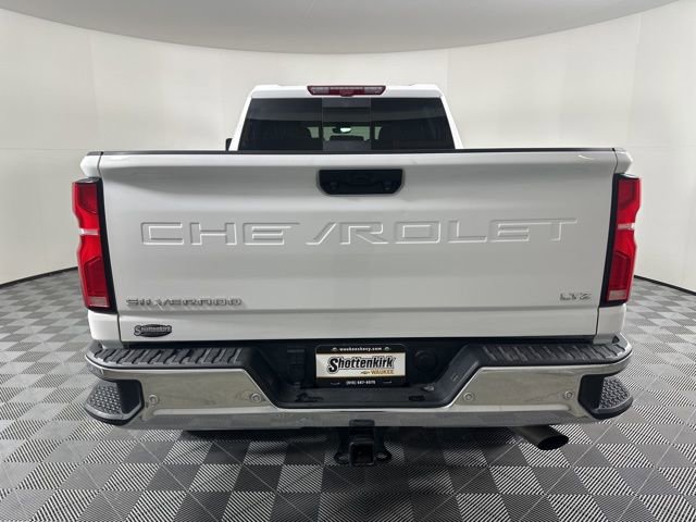 Used 2025 Chevrolet Silverado 2500 LTZ w/ LTZ Premium Package image 3