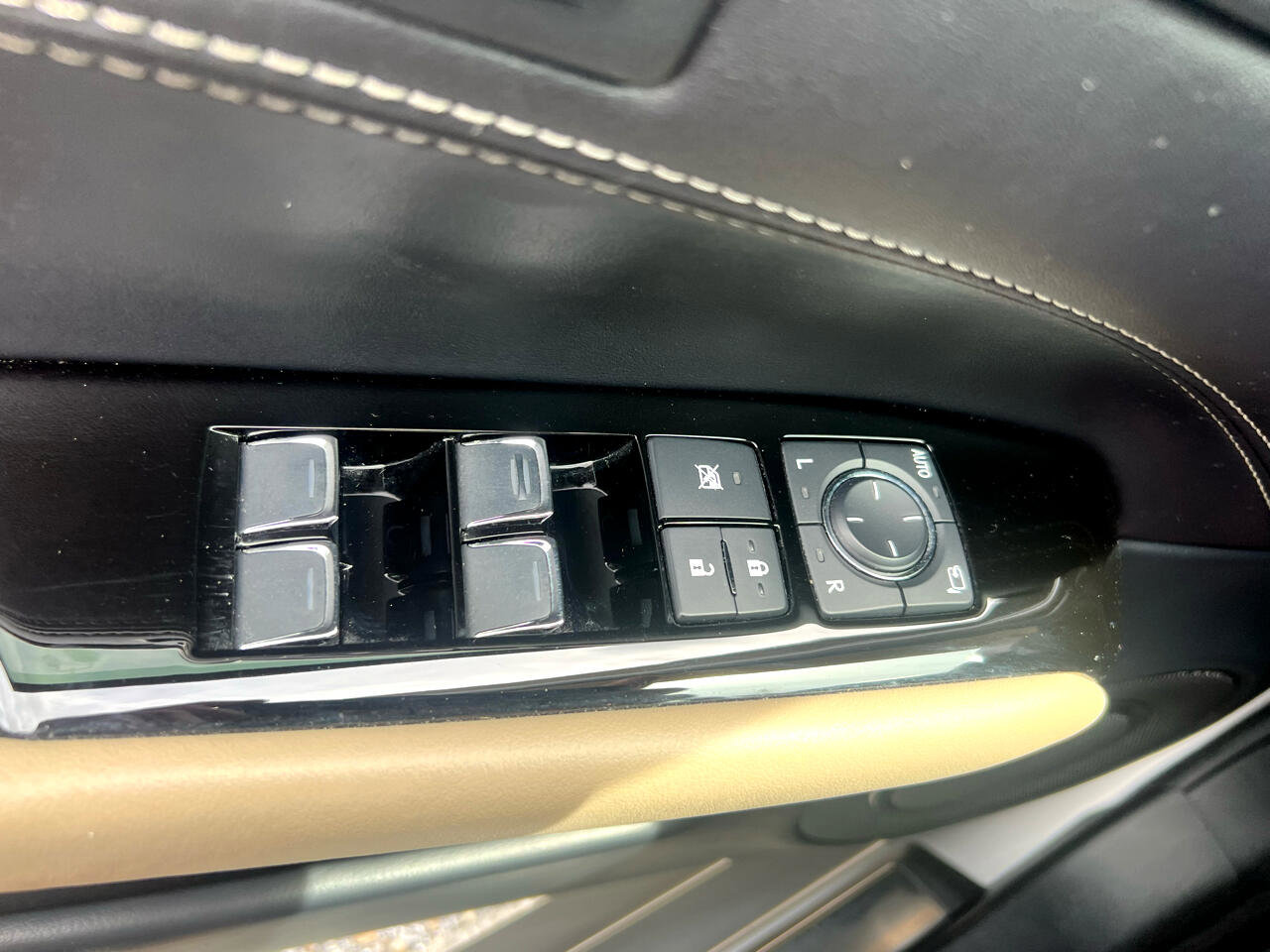 Used 2016 Lexus GS 200t image 35