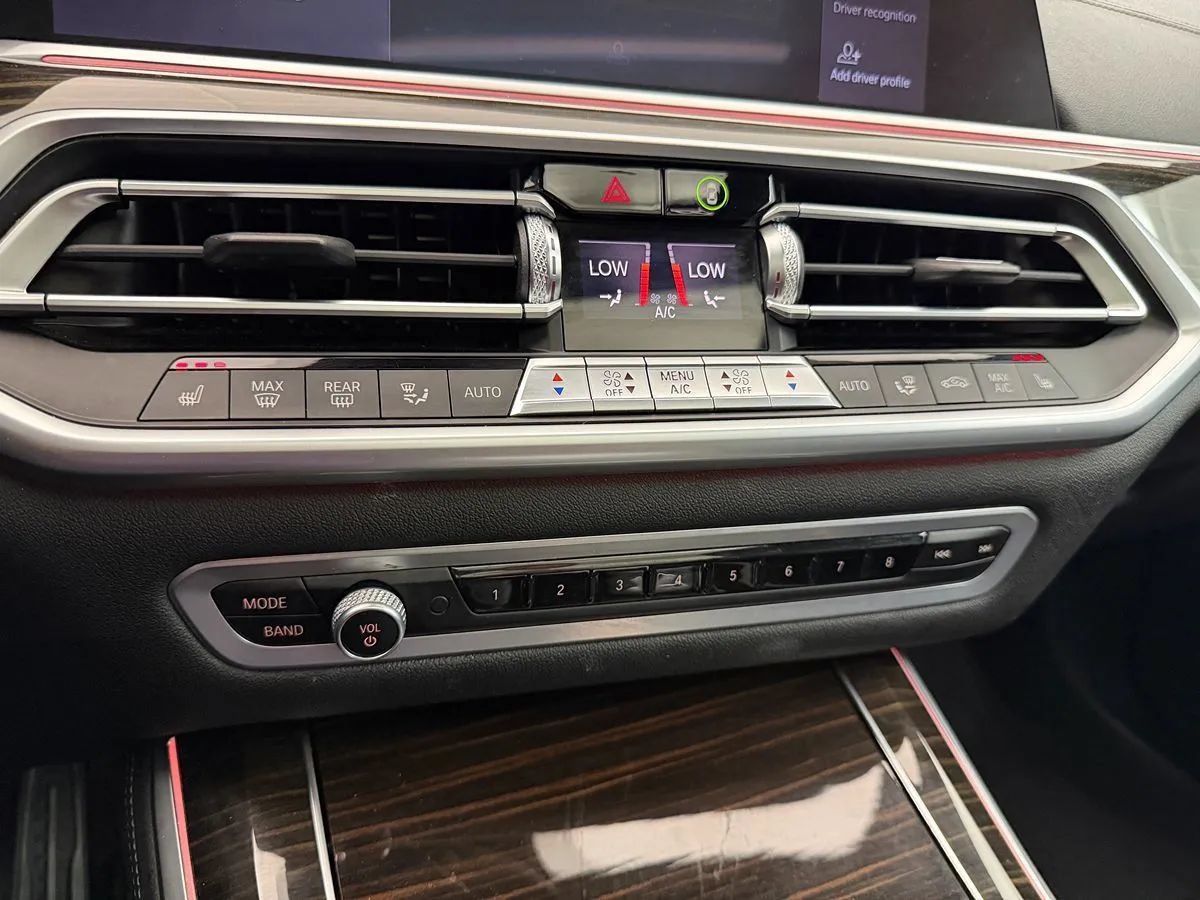 Used 2020 BMW X5 M50i AWD/4WD image 30