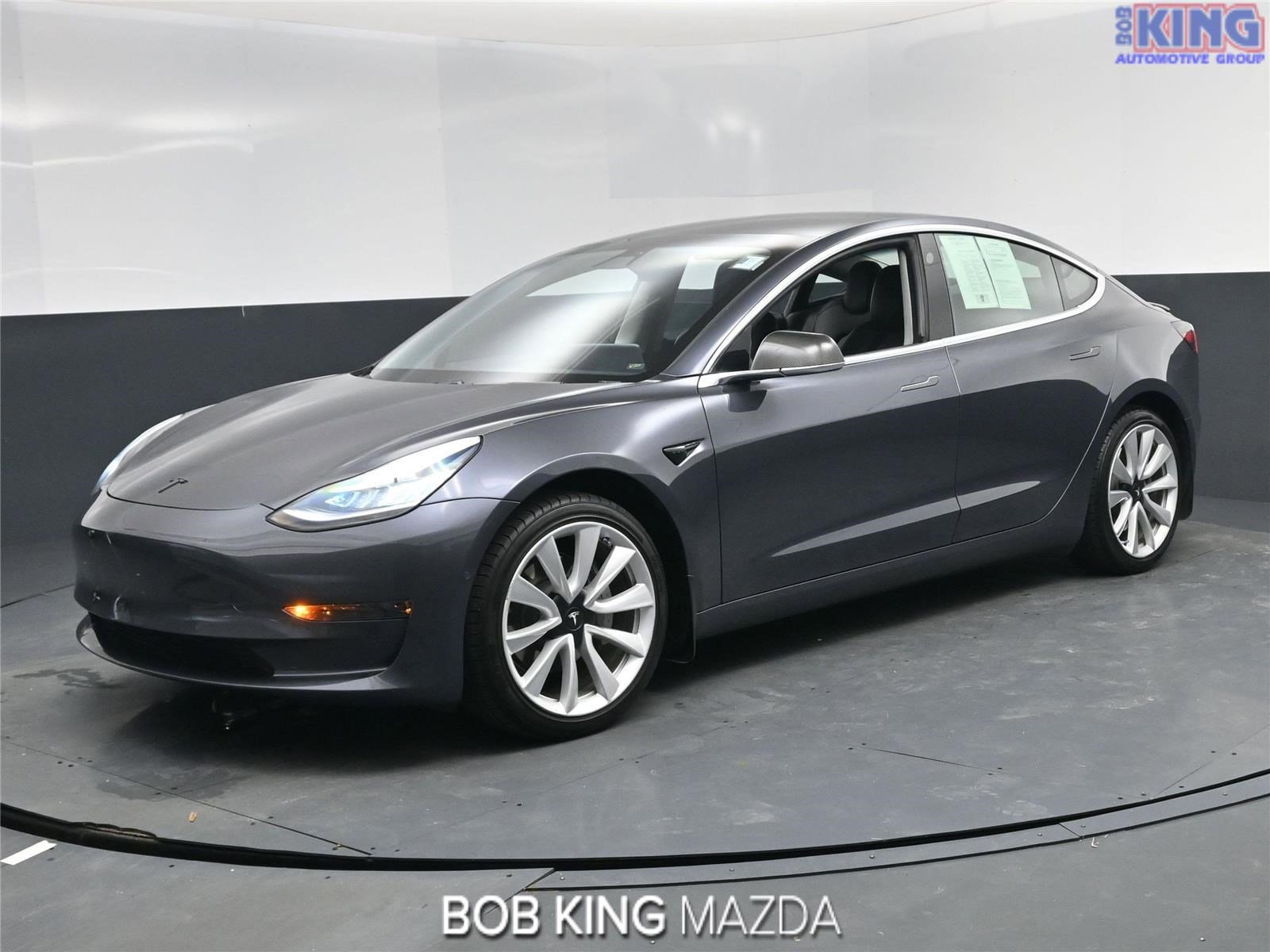 Used 2020 Tesla Model 3 Standard Range image 1