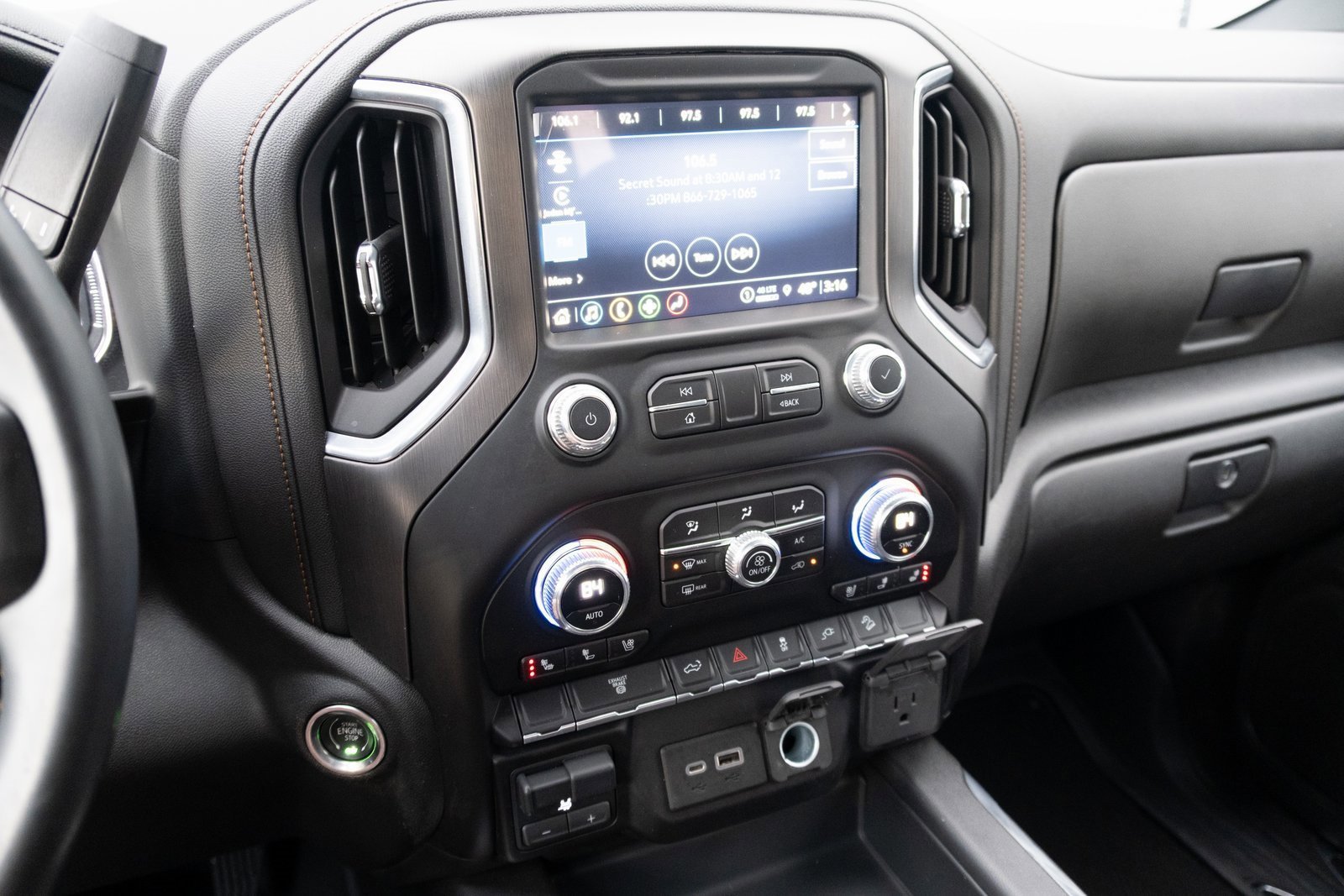 Used 2023 GMC Sierra 2500 AT4 w/ Gooseneck/5TH Wheel Package image 3