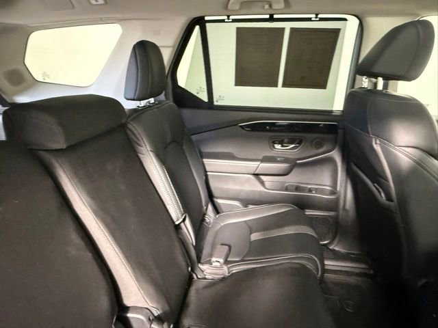 Used 2025 Honda Pilot Touring image 46