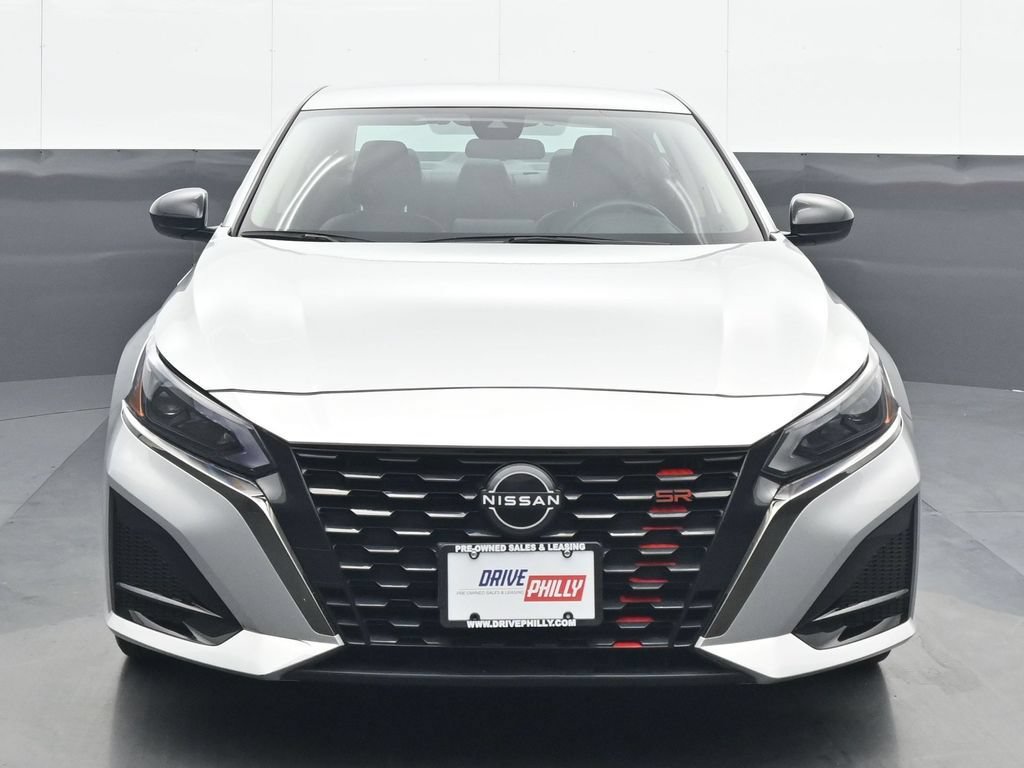 Used 2023 Nissan Altima 2.5 SR FWD image 1