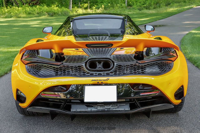 Used 2026 McLaren 750S Spider RWD image 16