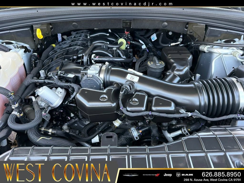 Used 2023 Jeep Grand Cherokee Limited RWD image 35