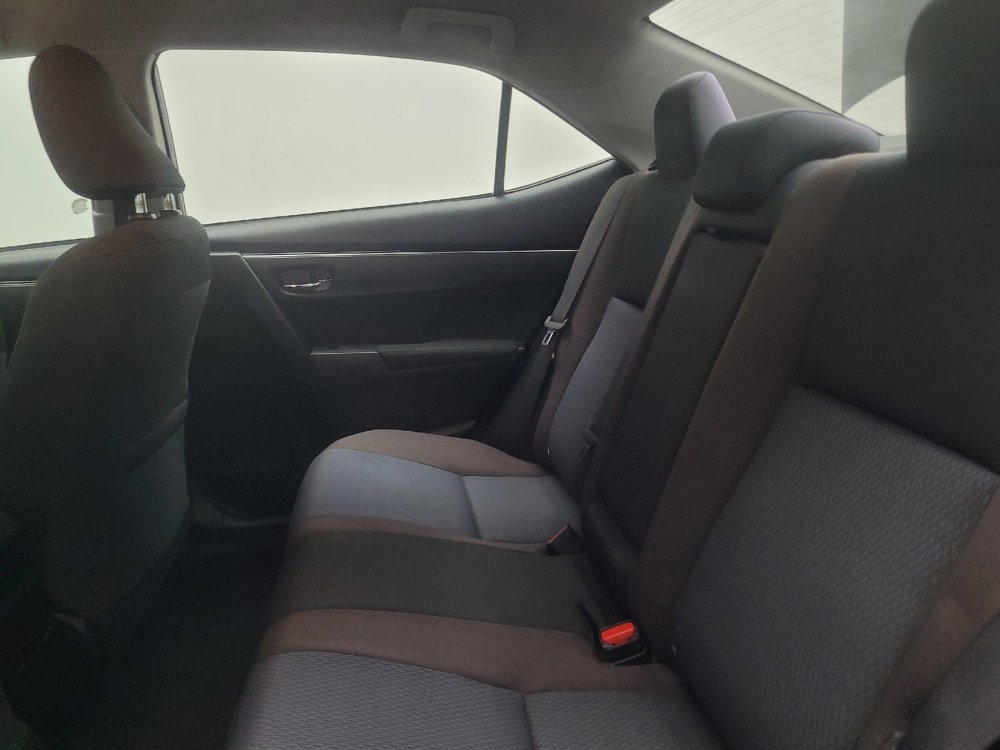 Used 2018 Toyota Corolla LE FWD image 18