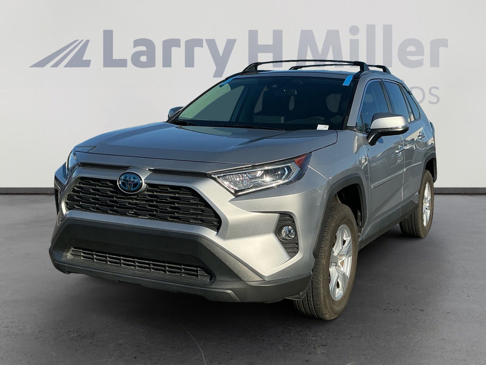 Used 2021 Toyota RAV4 XLE w/ Carpet Mat Package (TMS) image 1