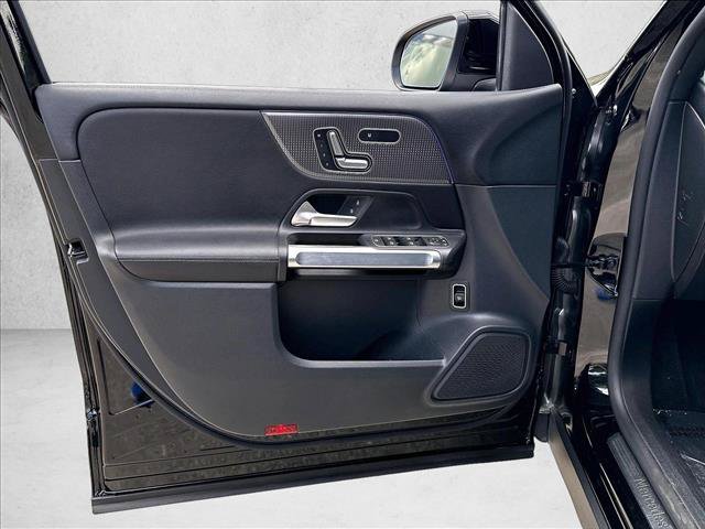 Used 2023 Mercedes-Benz GLB 250 image 18