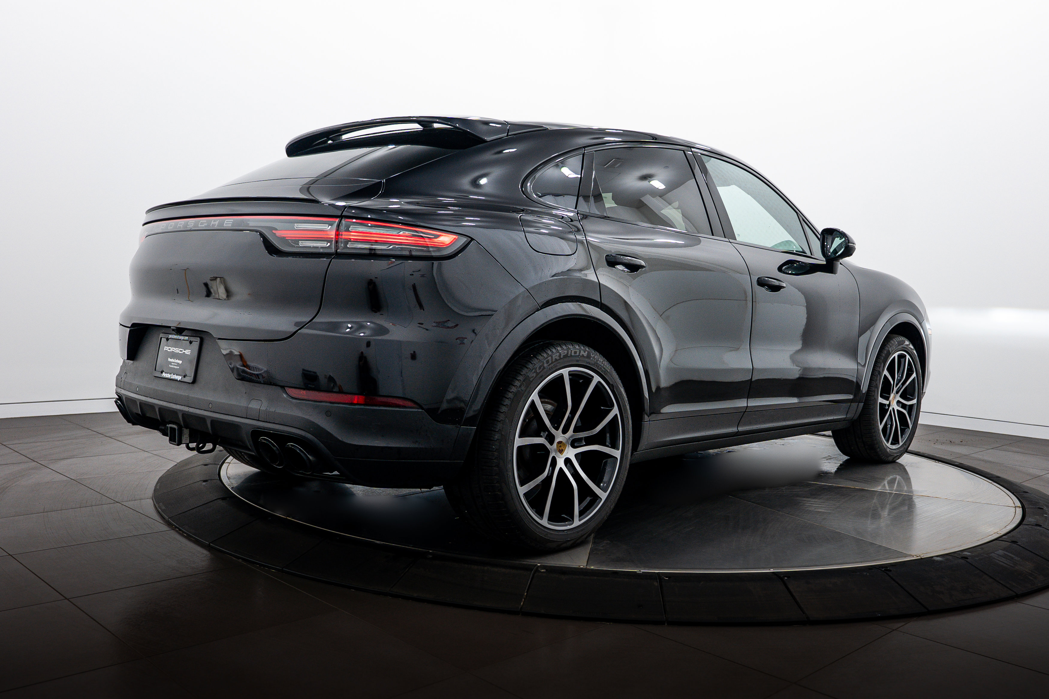 Certified 2022 Porsche Cayenne Platinum Edition AWD/4WD image 7