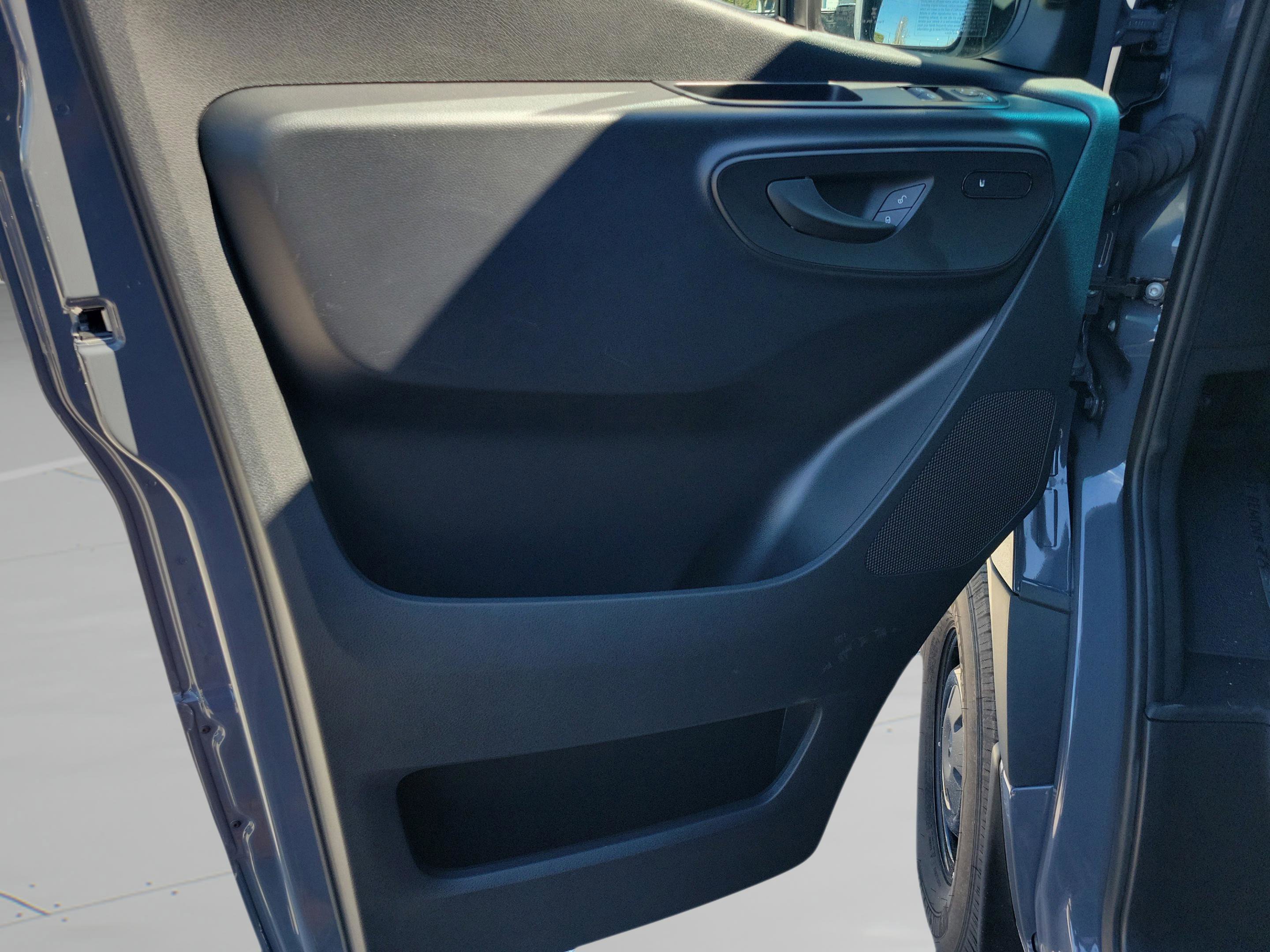 Used 2025 Mercedes-Benz Sprinter 2500 image 26