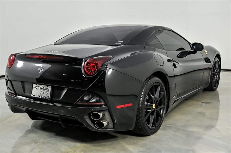 Used 2010 Ferrari California RWD image 33