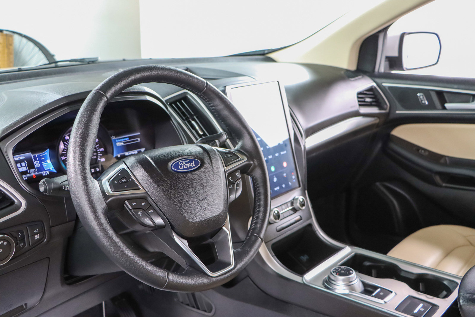 Used 2022 Ford Edge SEL w/ Convenience Package image 22