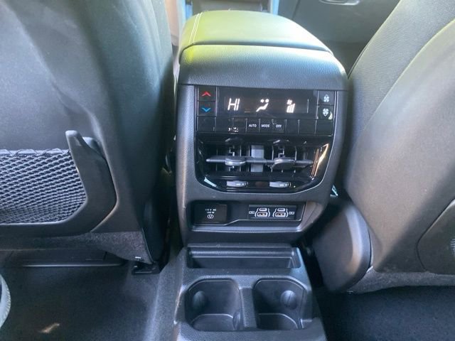 Used 2025 Jeep Grand Cherokee L Altitude image 19