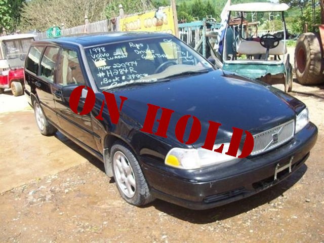 Used 1998 Volvo V70 FWD image 1