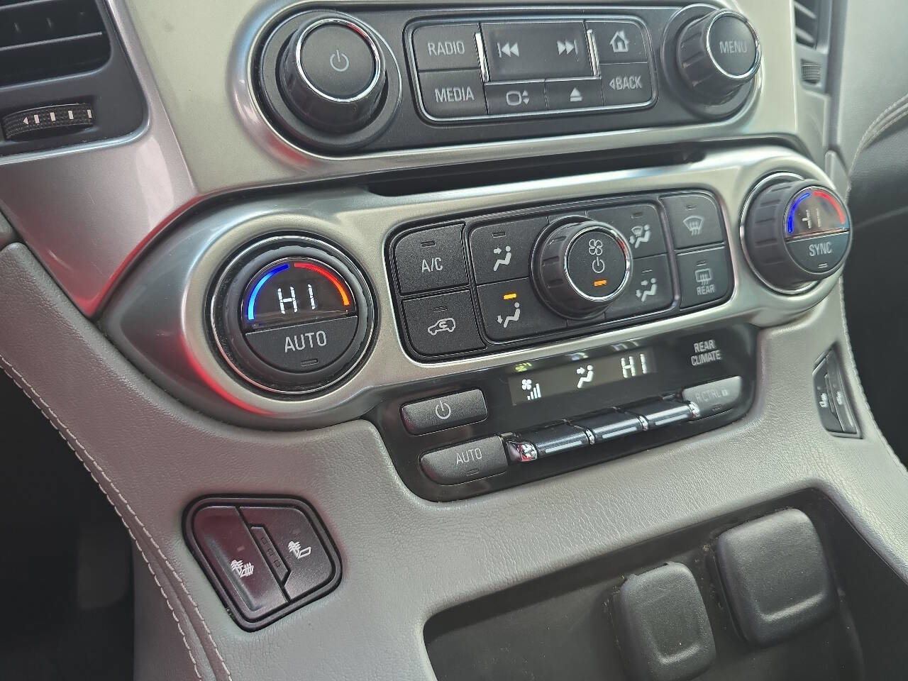 Used 2015 Chevrolet Tahoe LT image 21