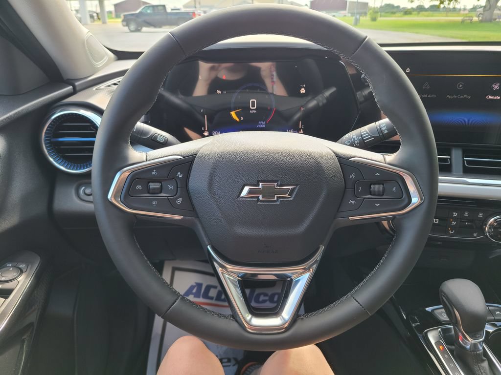 New 2026 Chevrolet Trax LT w/ Midnight Edition FWD image 28