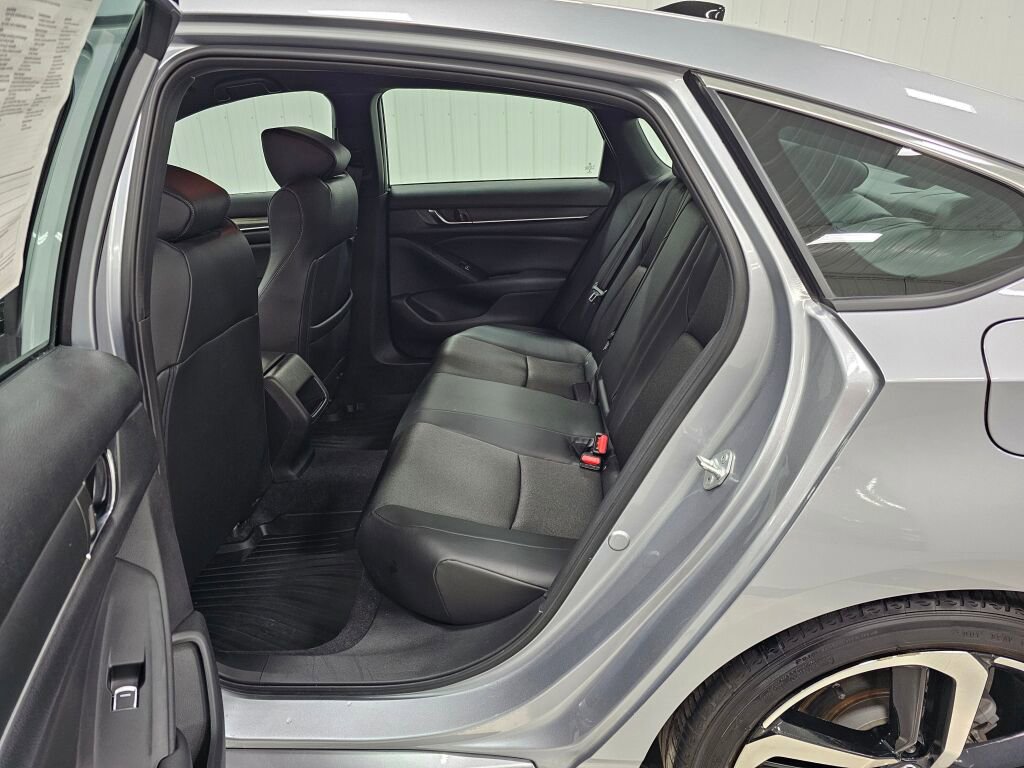 Used 2022 Honda Accord Sport image 3