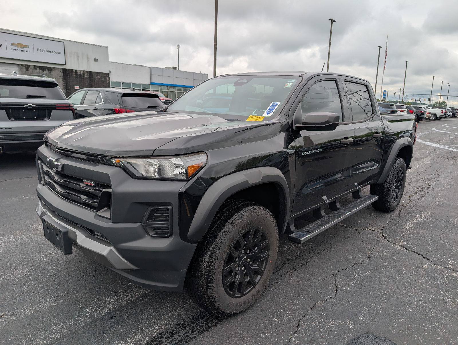 Used 2024 Chevrolet Colorado Trail Boss w/ Advanced Trailering Package AWD/4WD image 4