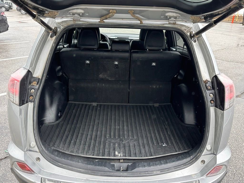 Used 2018 Toyota RAV4 SE w/ Power Extra Value Package AWD/4WD image 16