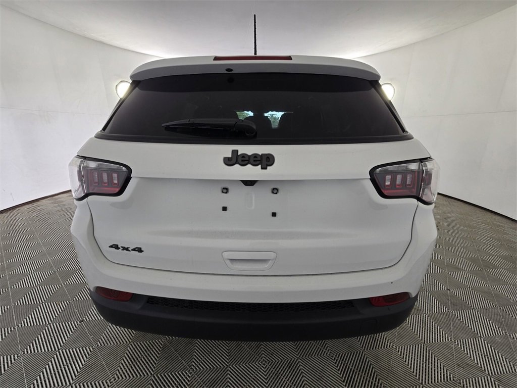 New 2026 Jeep Compass Latitude image 13