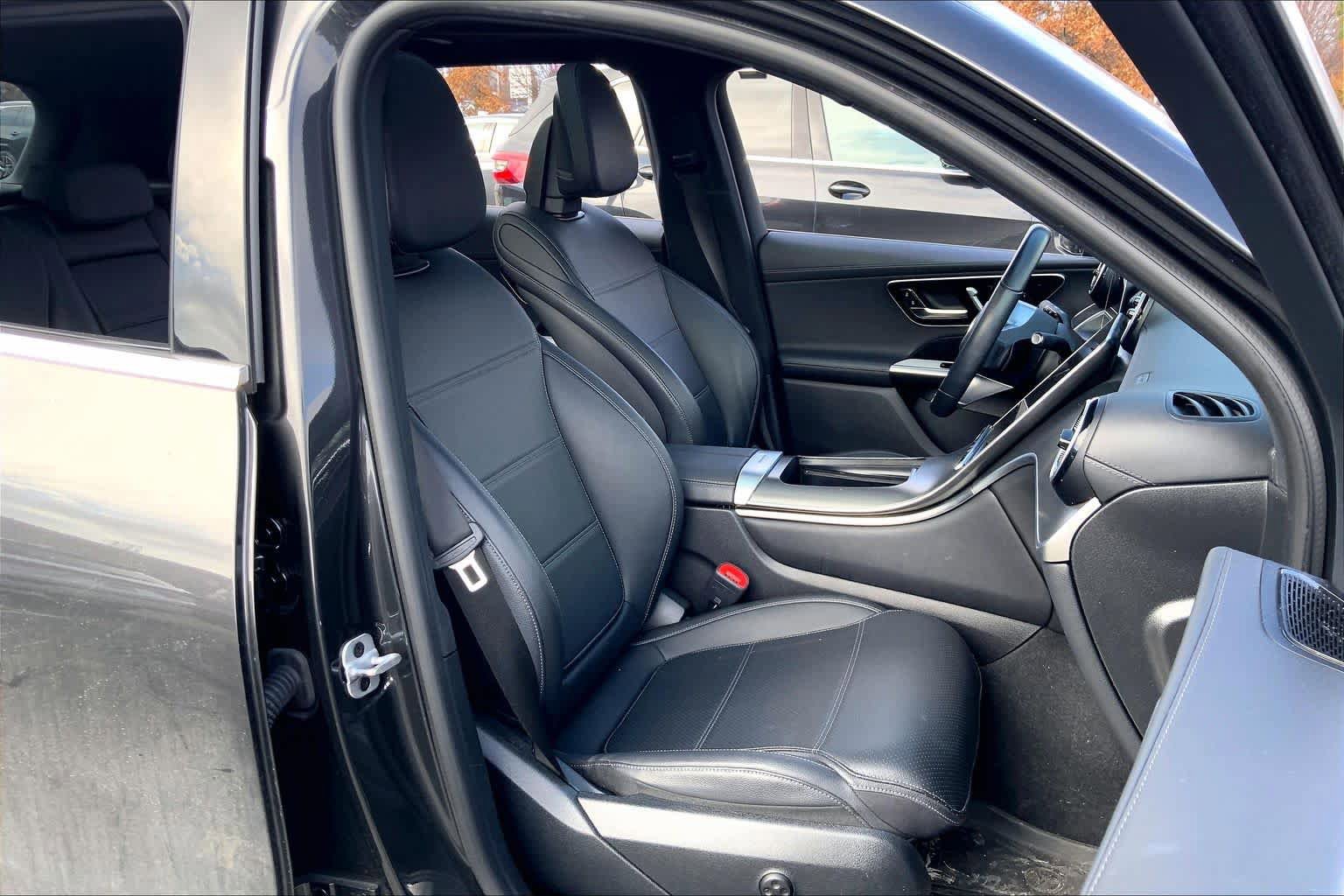 Used 2024 Mercedes-Benz GLC 300 4MATIC image 9