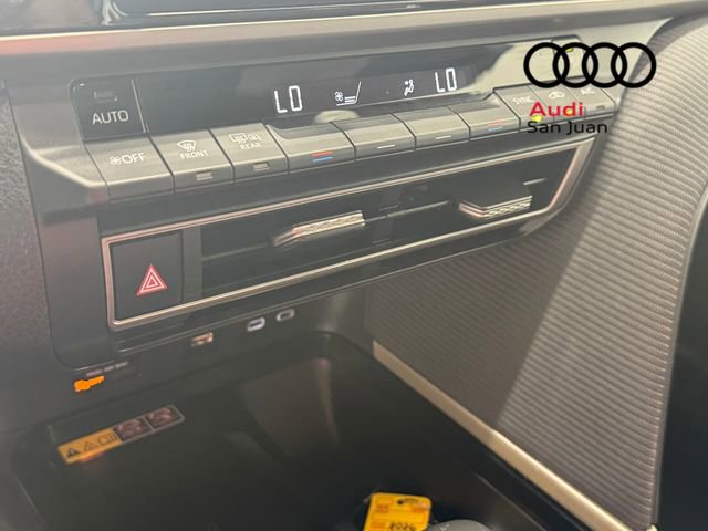 Used 2025 Toyota Camry SE image 32