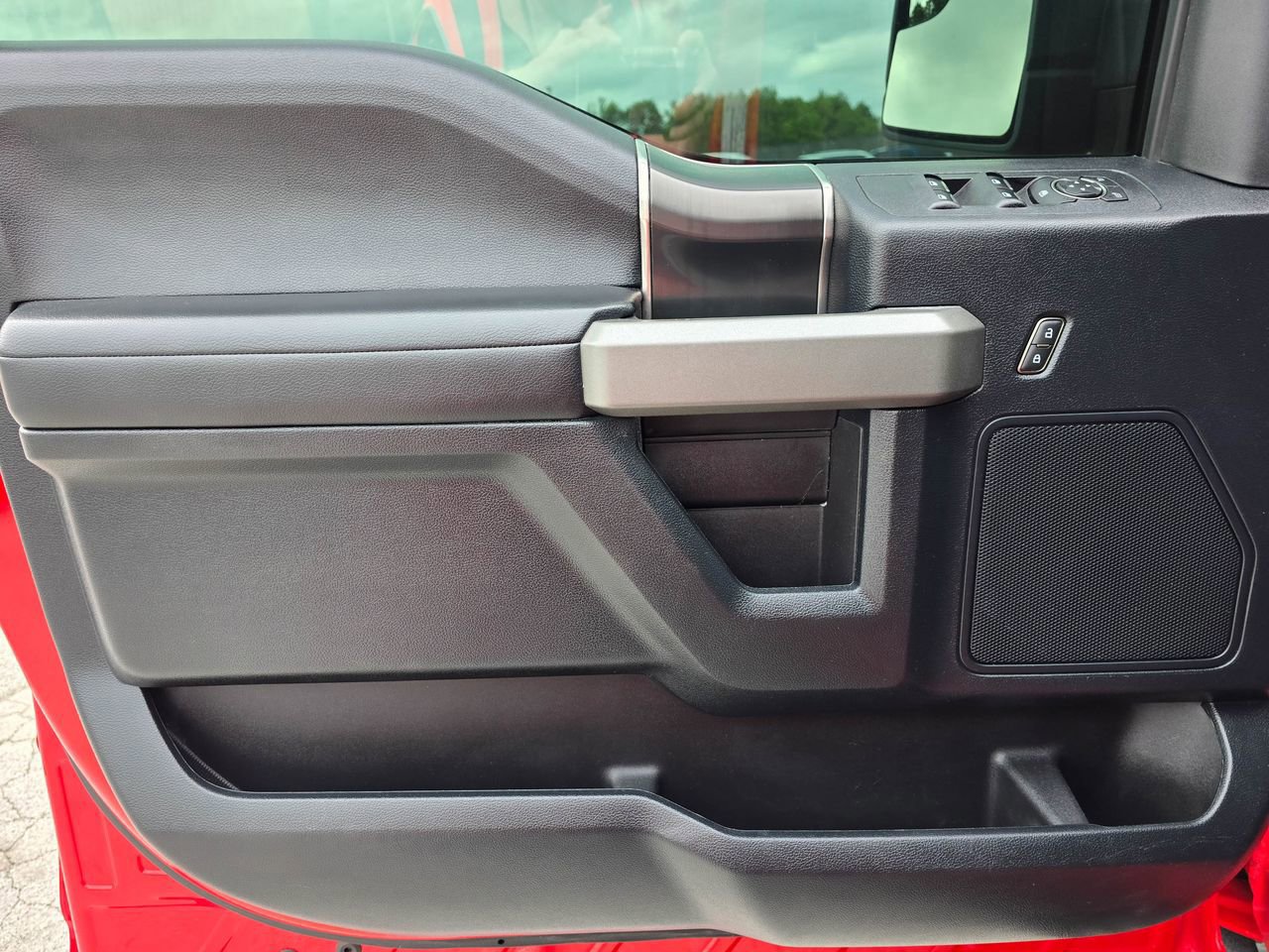 Used 2020 Ford F150 Raptor AWD/4WD image 9