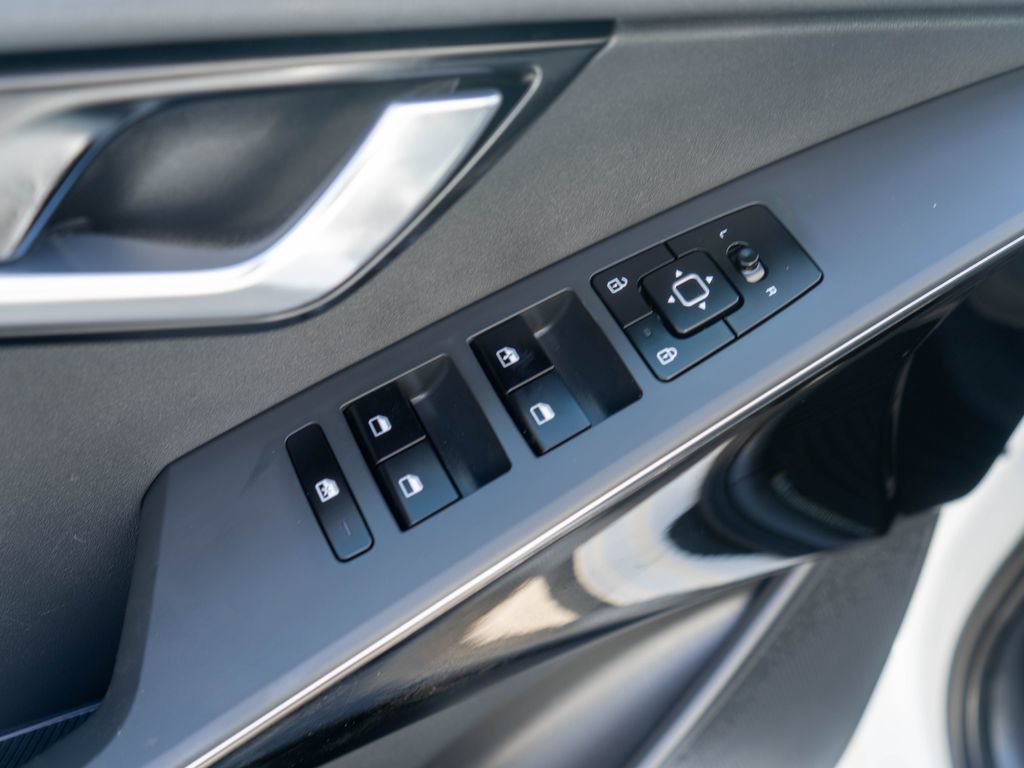 Certified 2023 Kia Niro Wind w/ Wind Preserve Package FWD image 26