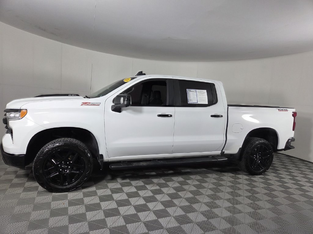 Used 2024 Chevrolet Silverado 1500 LT Trail Boss w/ LT Trail Boss Premium Package AWD/4WD image 8