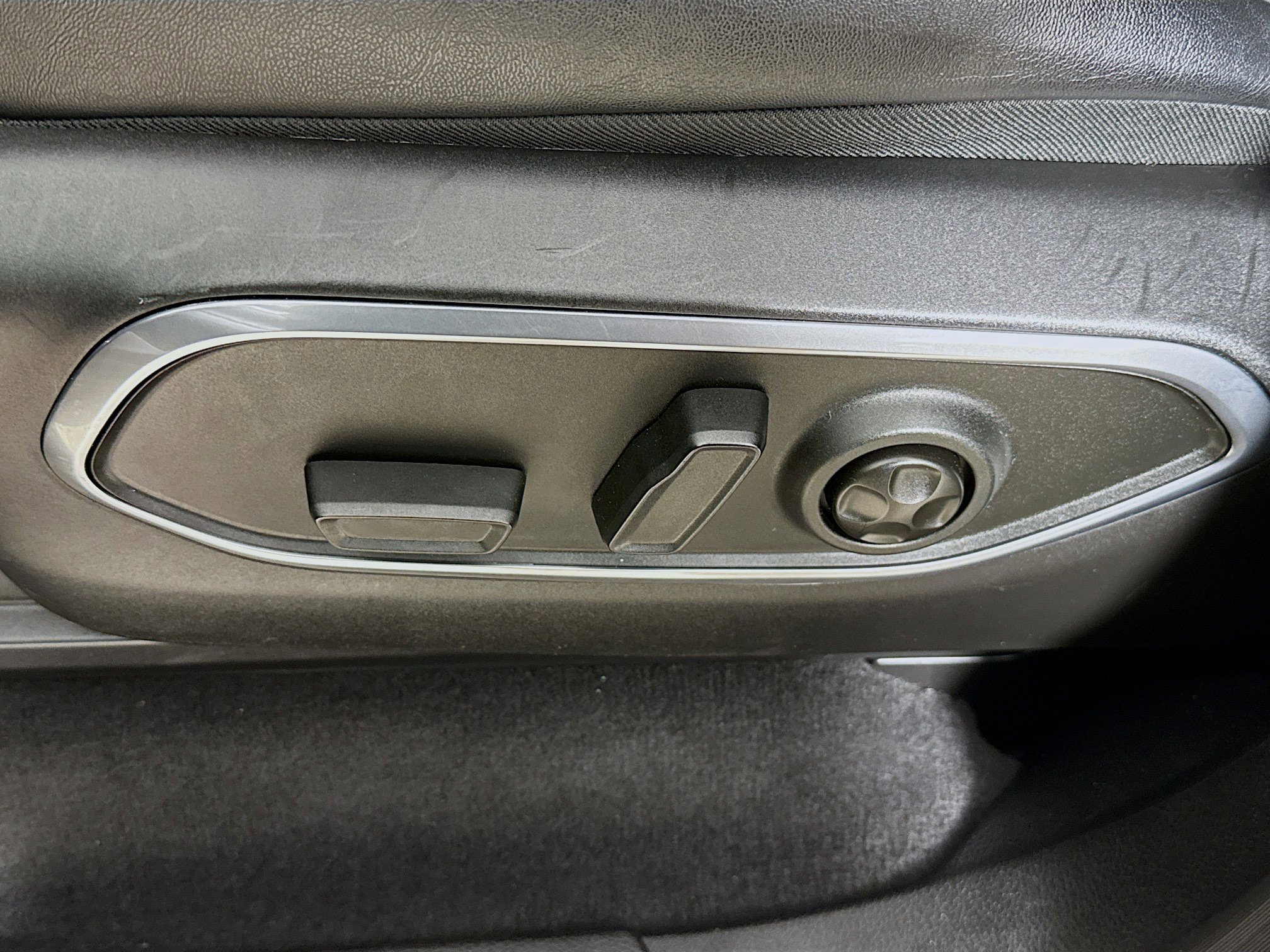 Used 2023 Jeep Wagoneer L Series II image 24