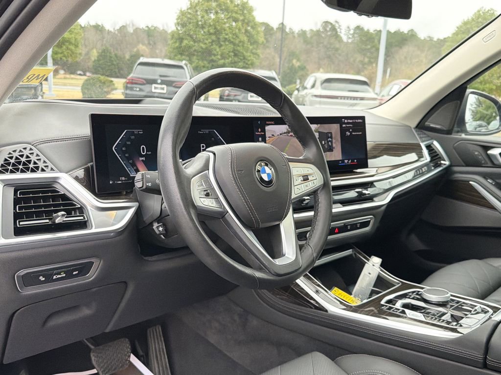 Used 2025 BMW X7 xDrive40i w/ Premium Package image 10