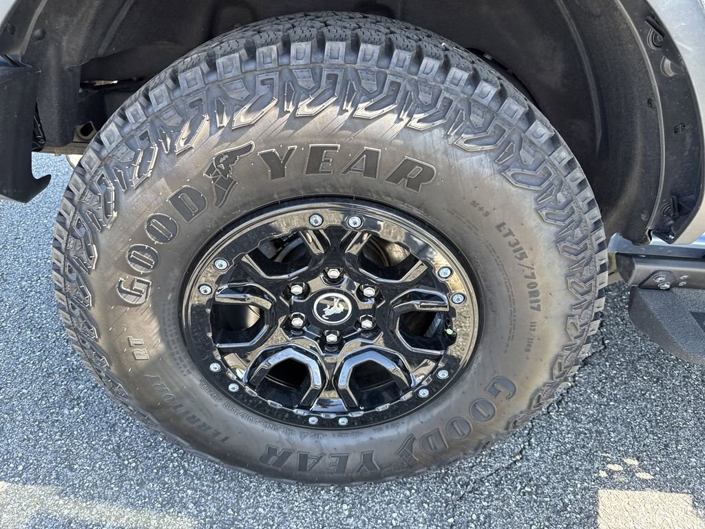 Used 2025 Ford Bronco Badlands image 18