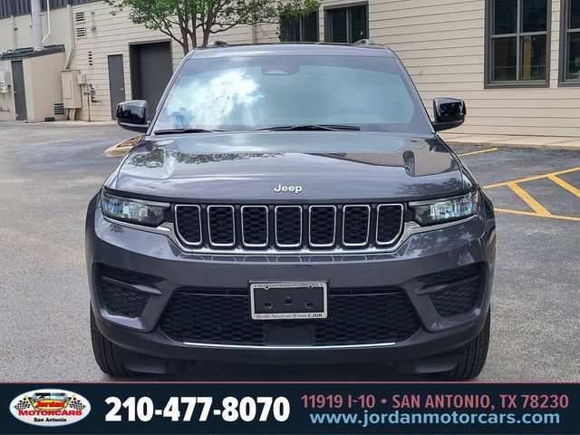 Used 2025 Jeep Grand Cherokee Laredo X RWD image 8